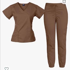 Medgear Expresso Jogger Scrubs Set.